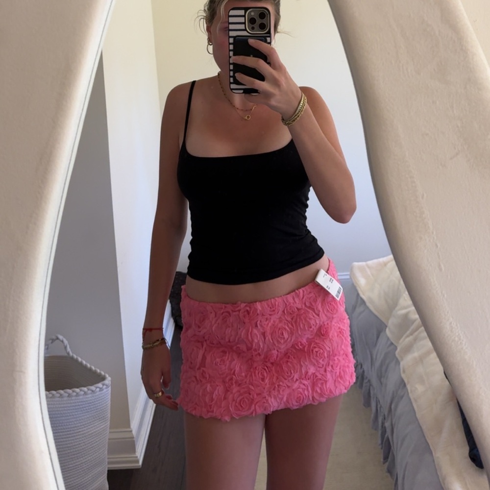 Pink rose style mini skirt
